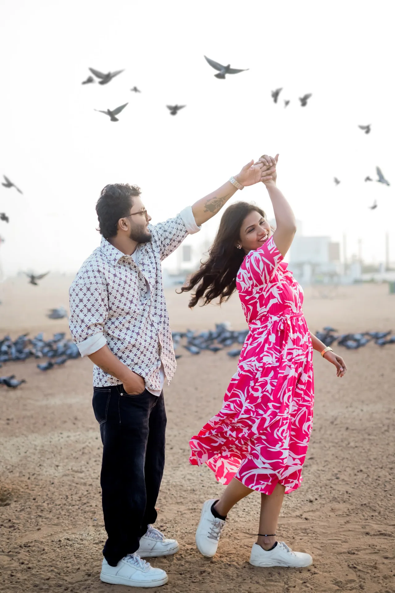 Shanmugeshwari & Monichand — Pre-Wedding Shoot in Marina Beach & Mount Road, Chennai